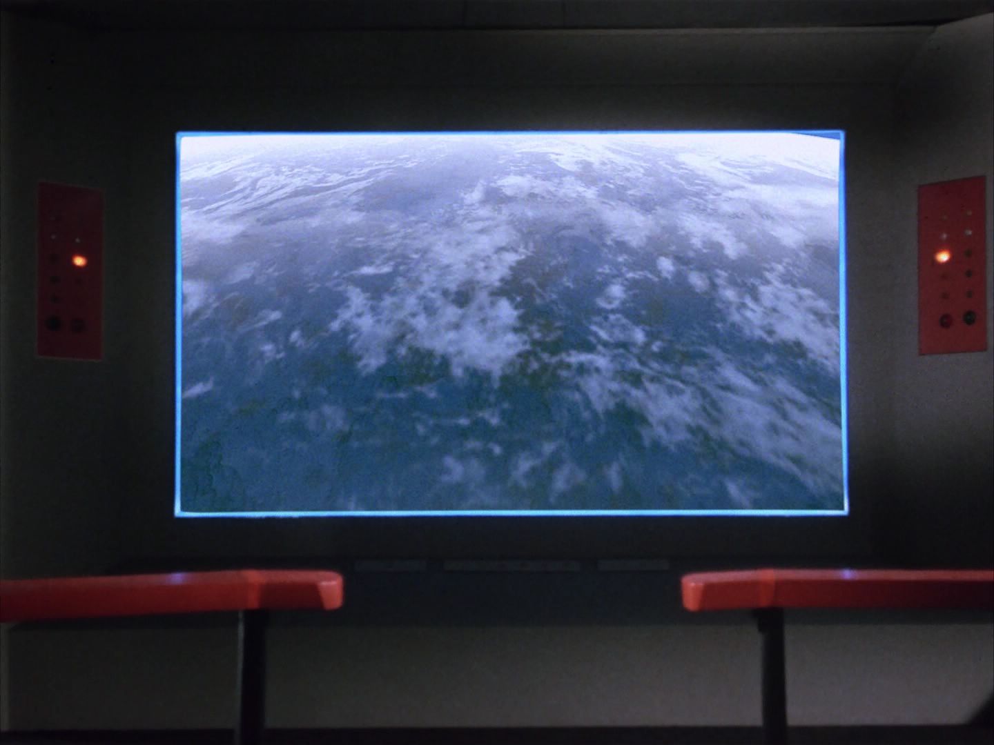 ariane179254_StarTrek_1x04_TheNakedTime-NewEffects_3210.jpg