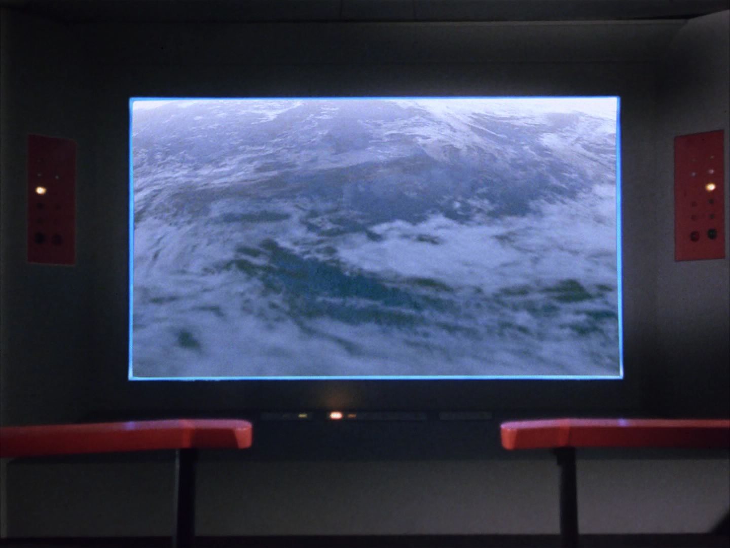 ariane179254_StarTrek_1x04_TheNakedTime-NewEffects_3212.jpg
