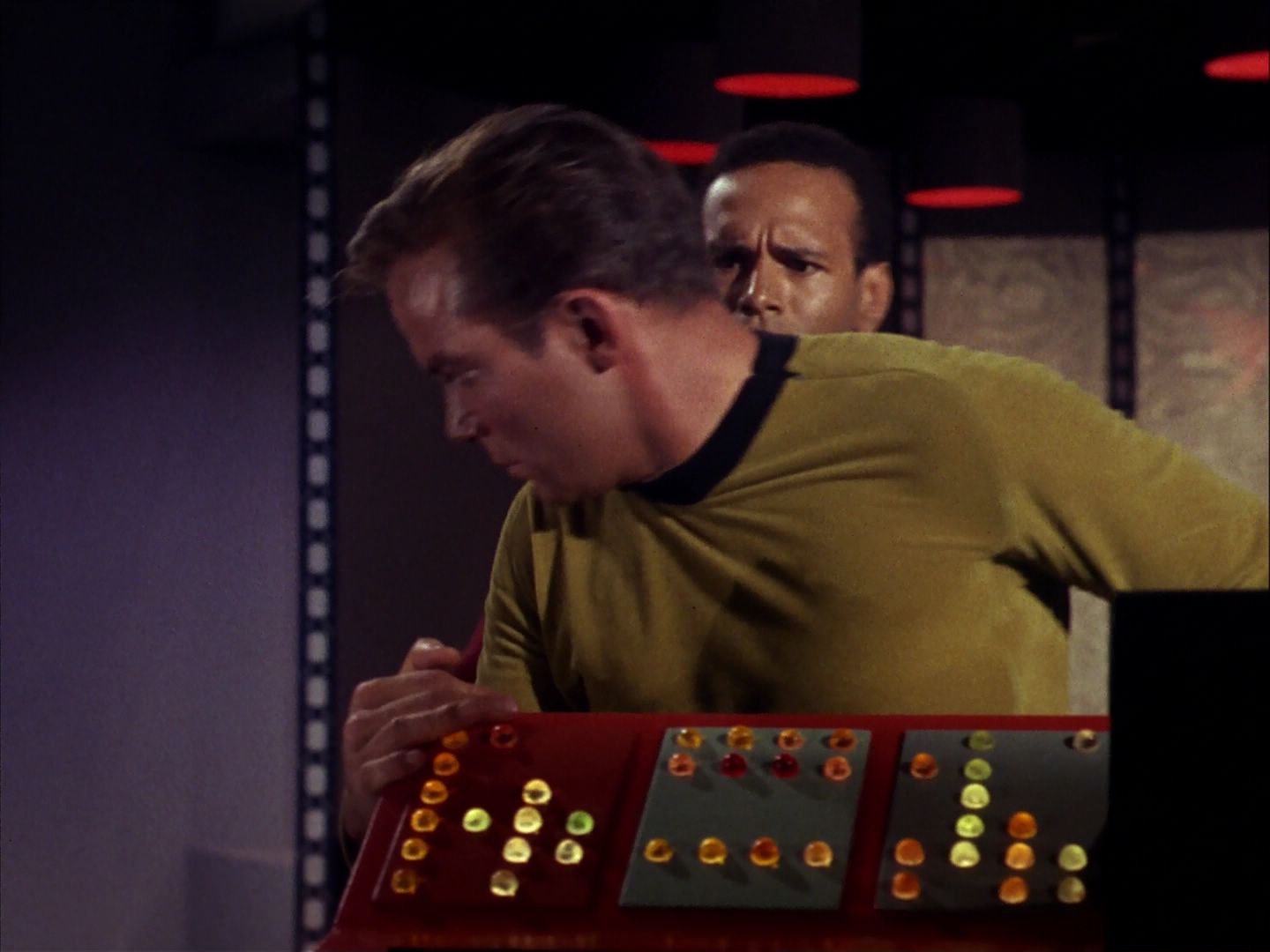 ariane179254_StarTrek_1x05_TheEnemyWithin_0302.jpg