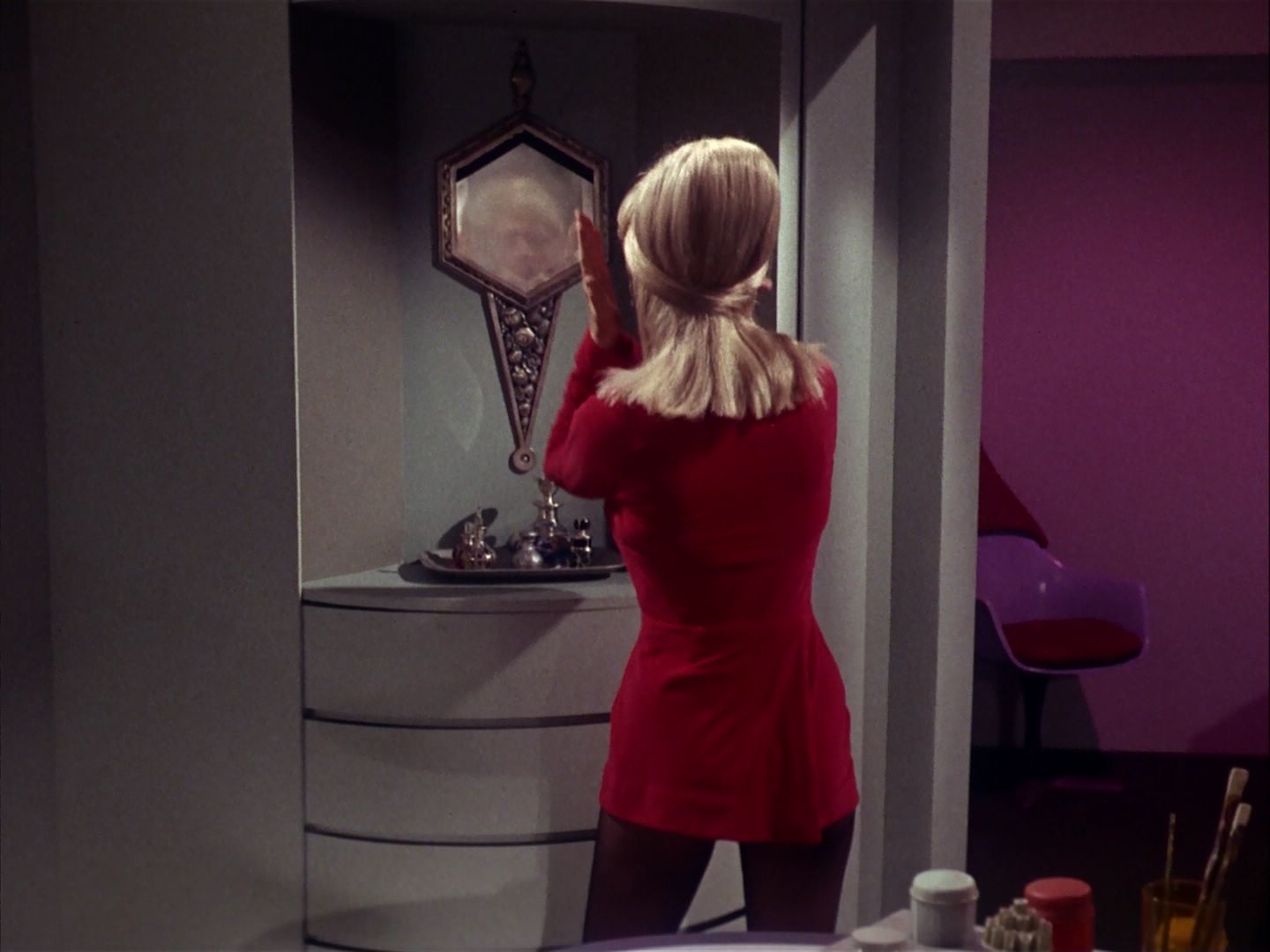 ariane179254_StarTrek_1x05_TheEnemyWithin_0595.jpg
