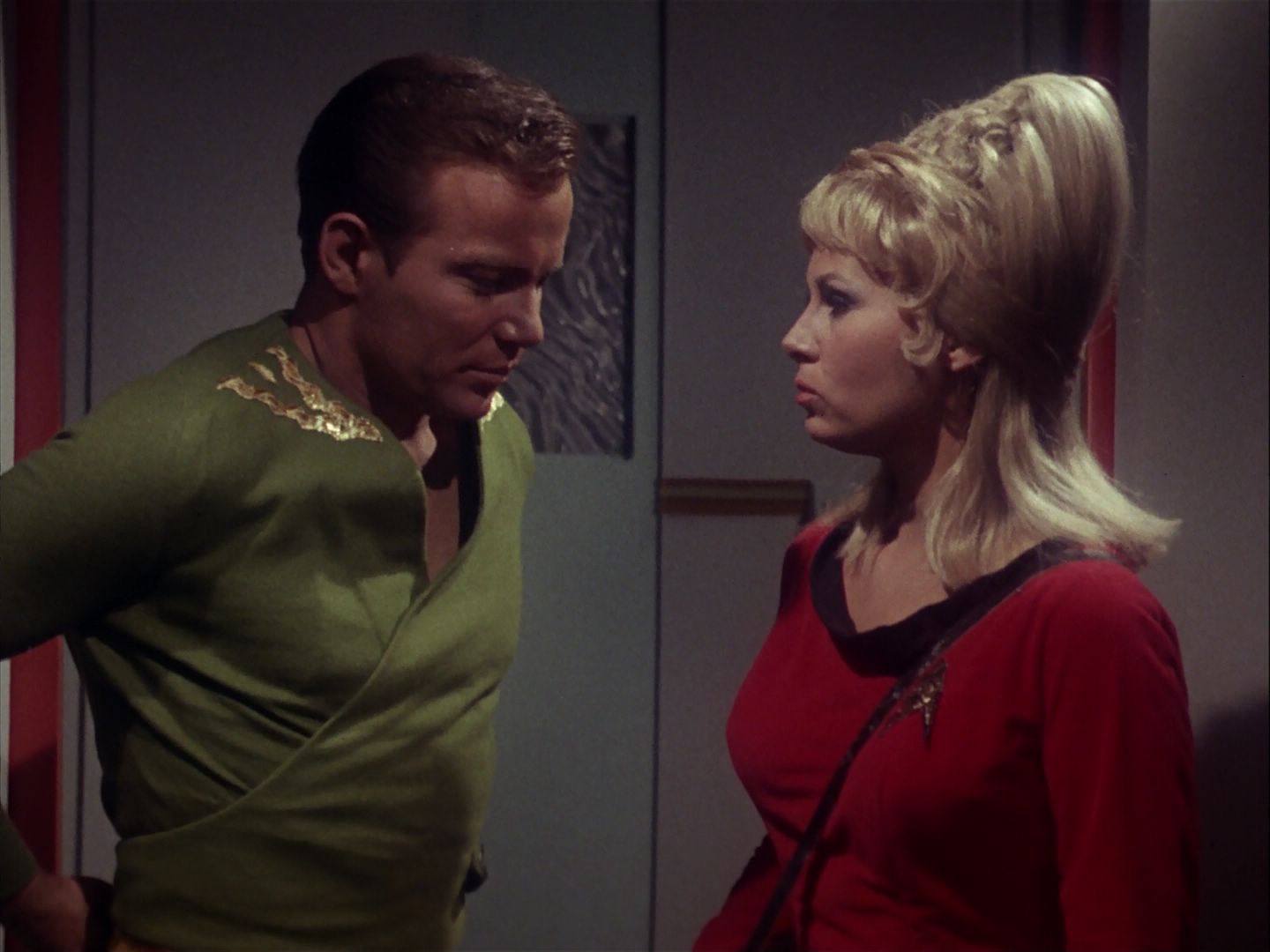 ariane179254_StarTrek_1x05_TheEnemyWithin_2675.jpg