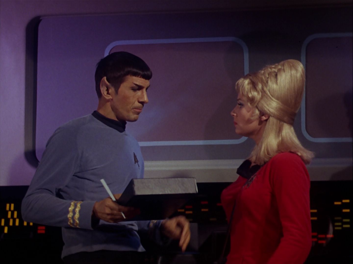 ariane179254_StarTrek_1x05_TheEnemyWithin_3086.jpg