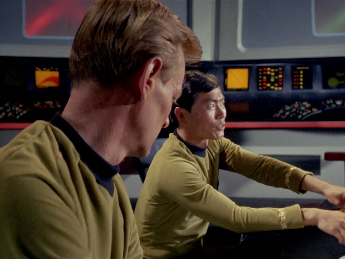 ariane179254_StarTrek_1x06_MuddsWomen_0051.jpg