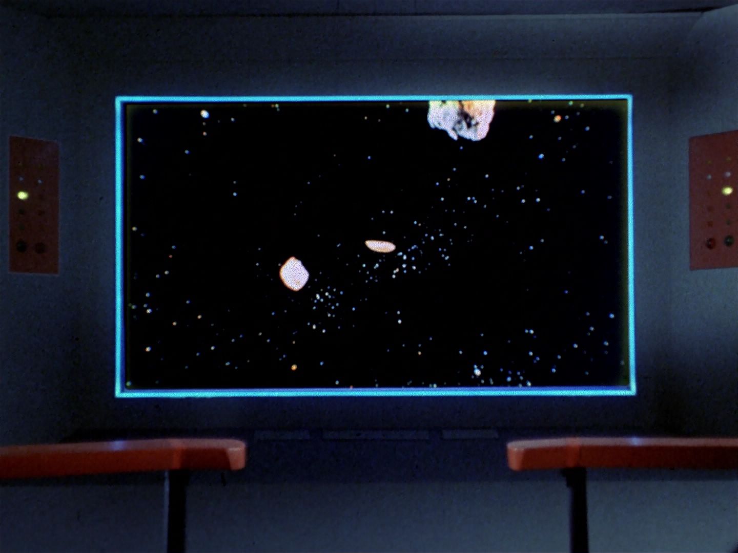 ariane179254_StarTrek_1x06_MuddsWomen_0231.jpg