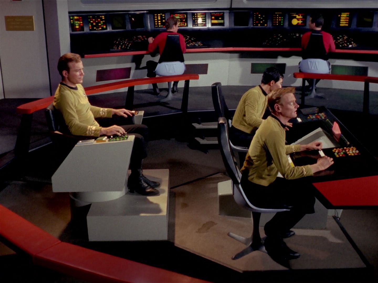 ariane179254_StarTrek_1x06_MuddsWomen_0249.jpg