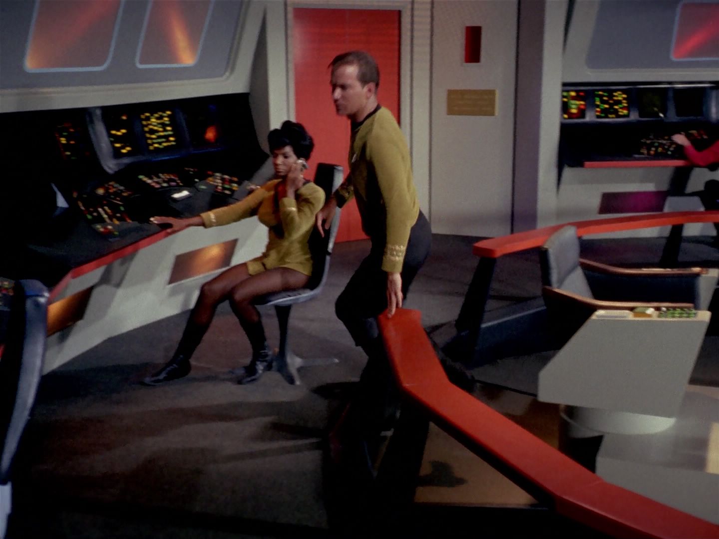 ariane179254_StarTrek_1x06_MuddsWomen_0272.jpg