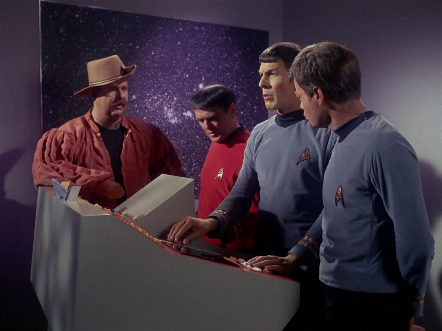 ariane179254_StarTrek_1x06_MuddsWomen_0369.jpg