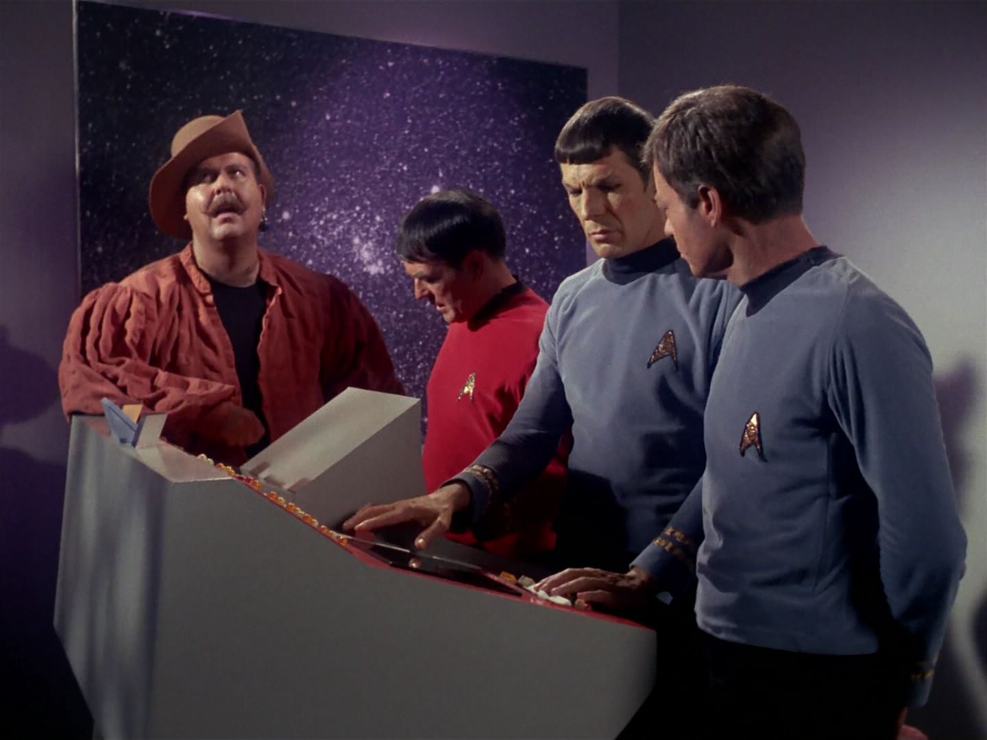 ariane179254_StarTrek_1x06_MuddsWomen_0393.jpg