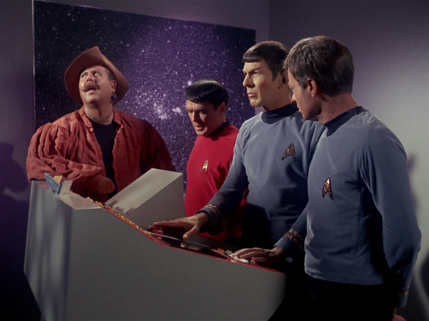 ariane179254_StarTrek_1x06_MuddsWomen_0394.jpg