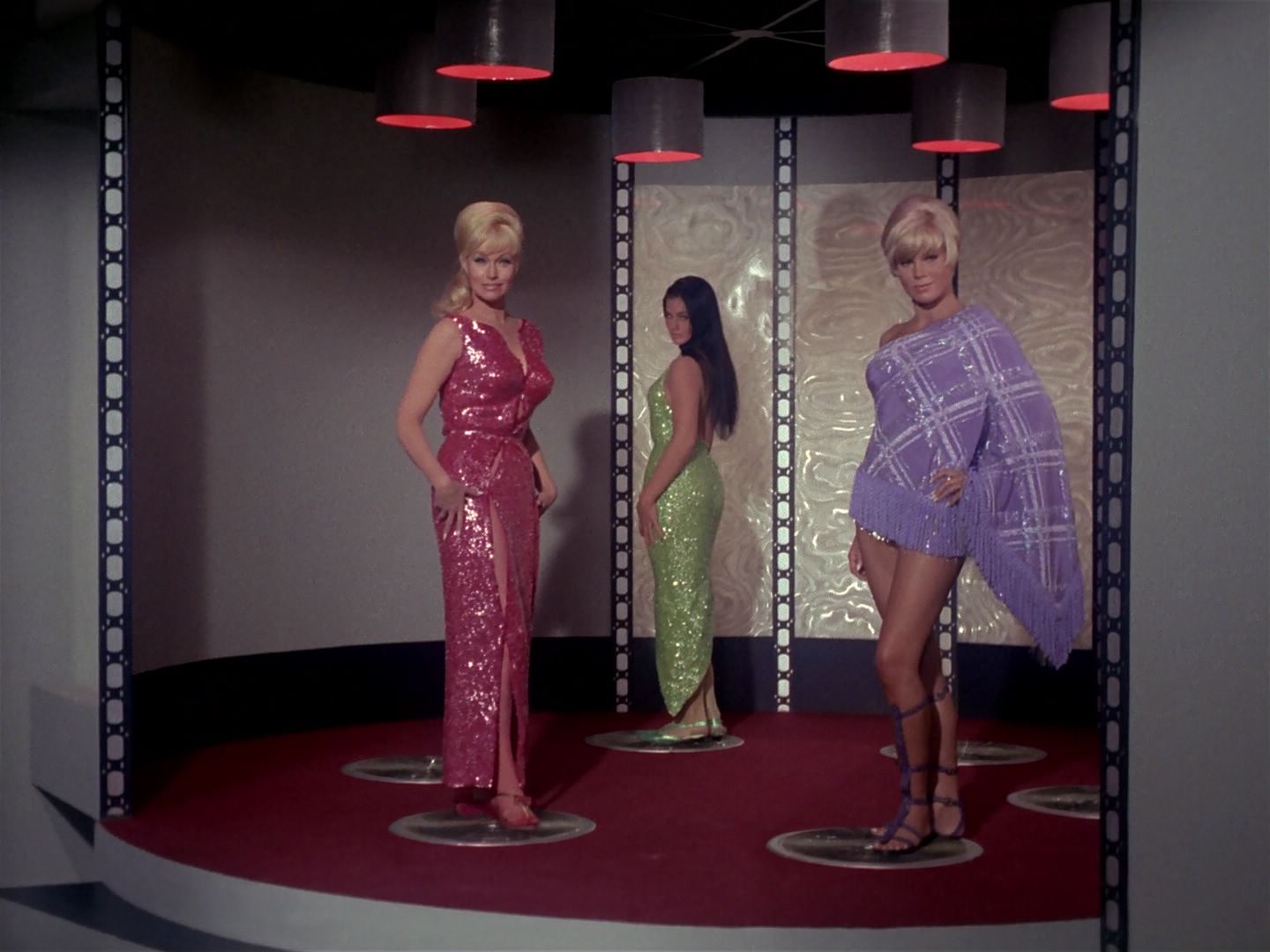 ariane179254_StarTrek_1x06_MuddsWomen_0438.jpg