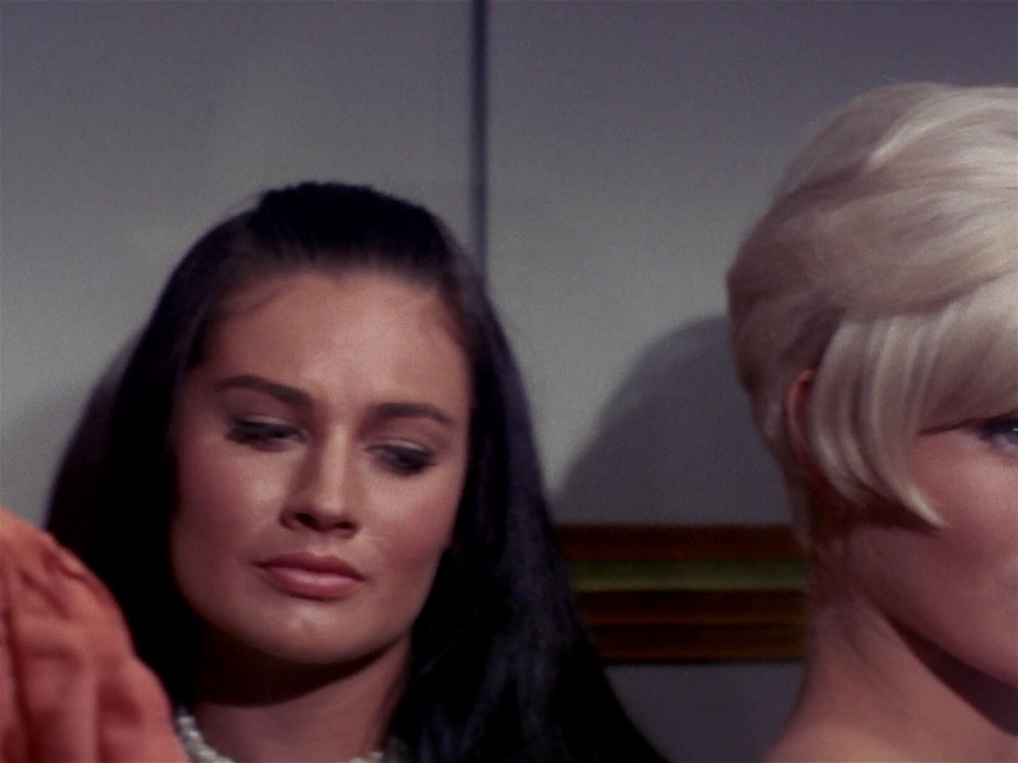 ariane179254_StarTrek_1x06_MuddsWomen_0575.jpg