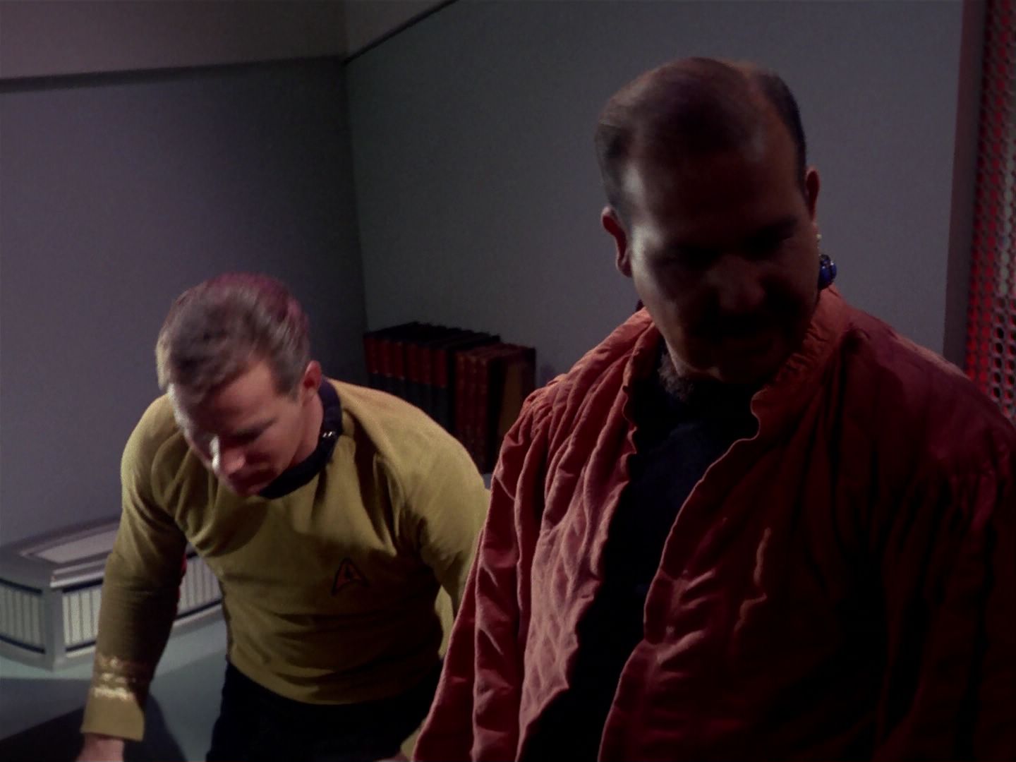 ariane179254_StarTrek_1x06_MuddsWomen_0684.jpg