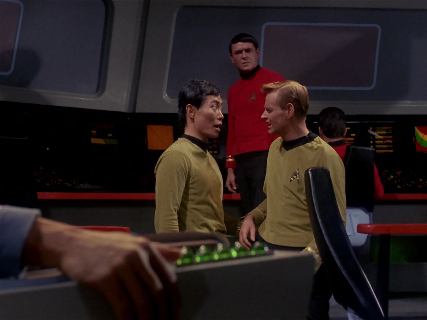 ariane179254_StarTrek_1x06_MuddsWomen_0770.jpg