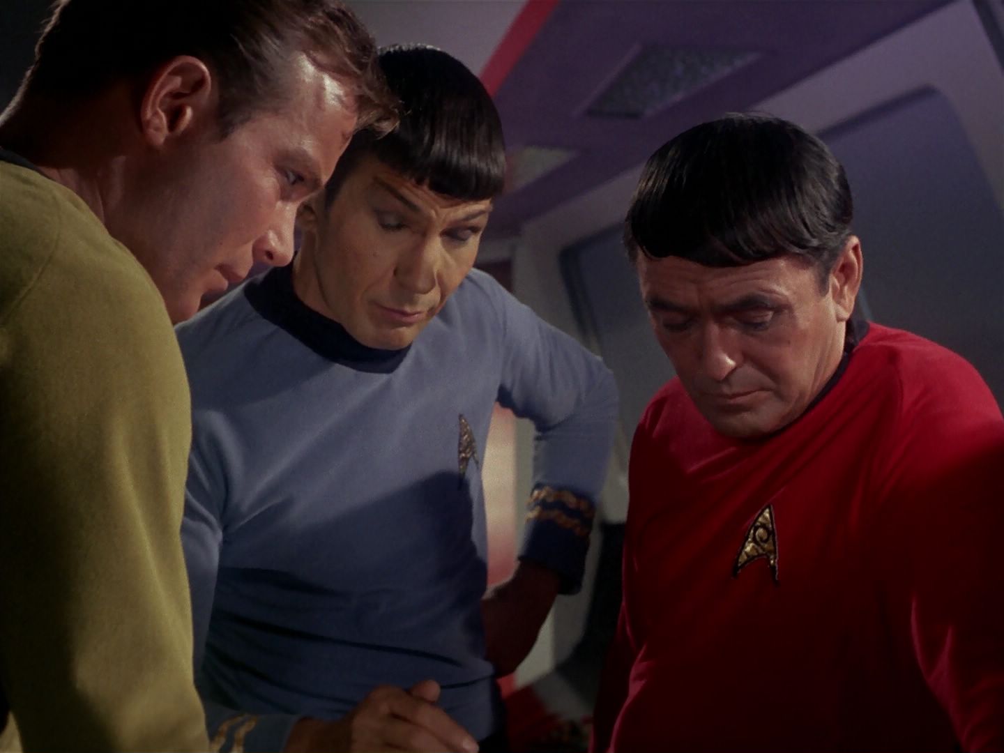 ariane179254_StarTrek_1x06_MuddsWomen_0885.jpg
