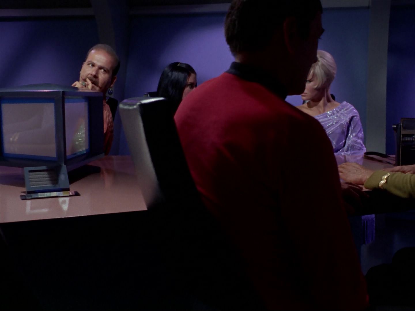ariane179254_StarTrek_1x06_MuddsWomen_0951.jpg