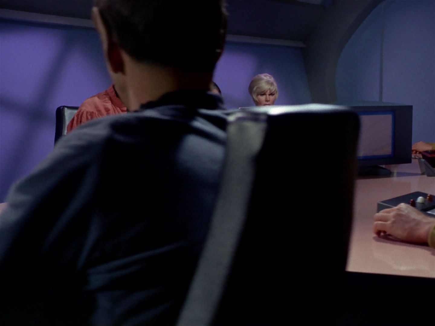 ariane179254_StarTrek_1x06_MuddsWomen_0969.jpg