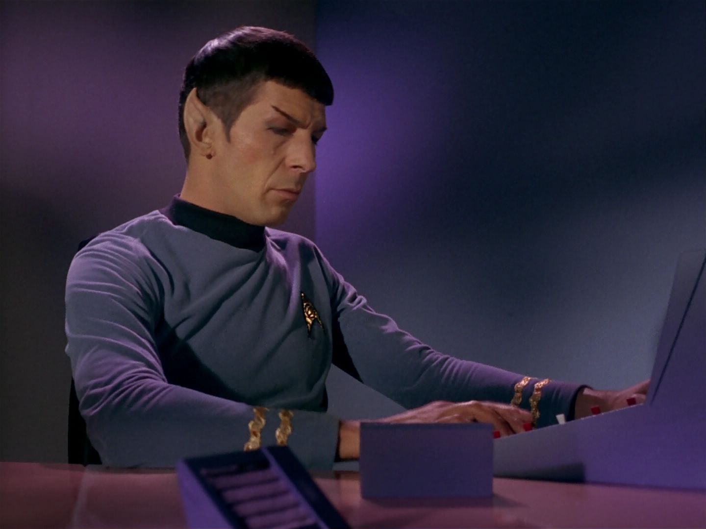 ariane179254_StarTrek_1x06_MuddsWomen_0975.jpg