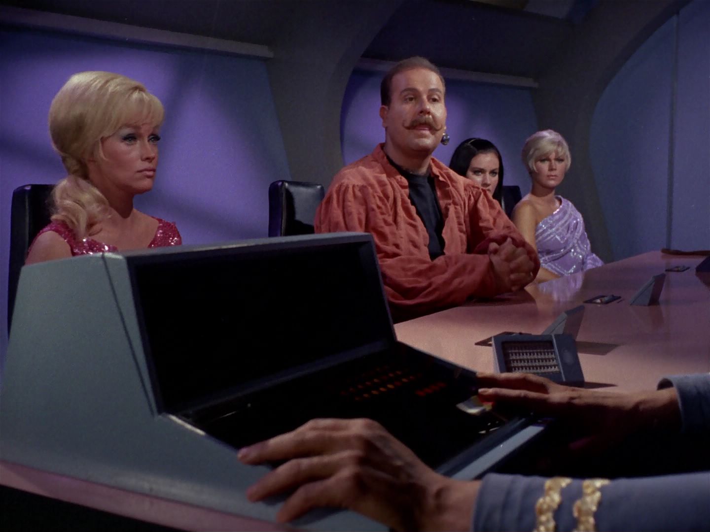 ariane179254_StarTrek_1x06_MuddsWomen_0981.jpg