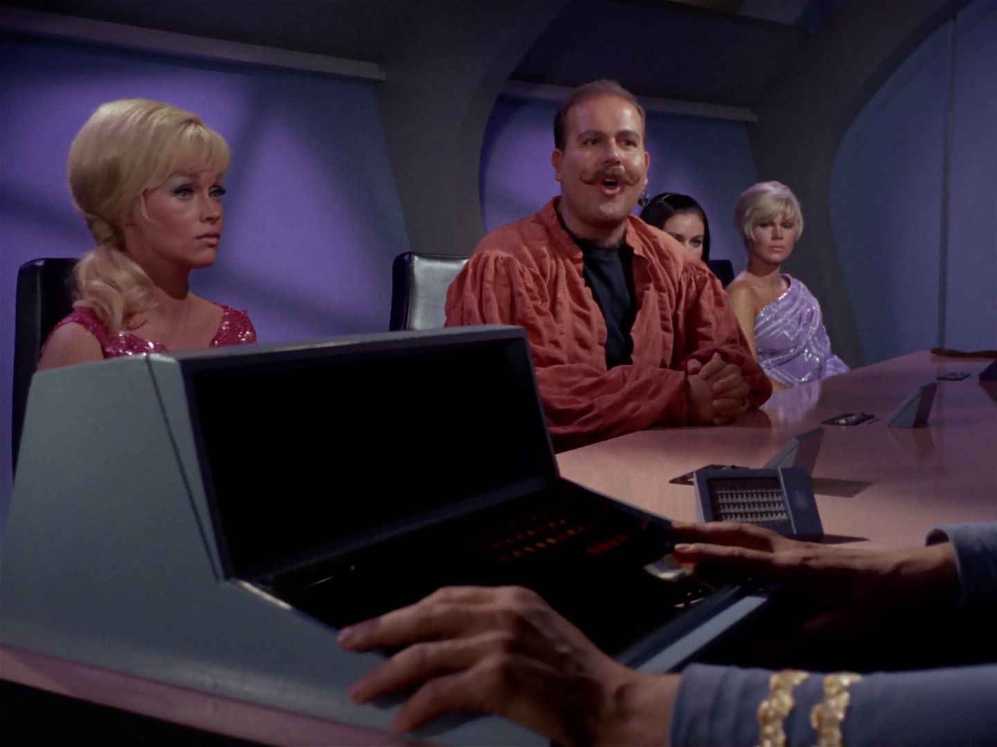 ariane179254_StarTrek_1x06_MuddsWomen_0983.jpg