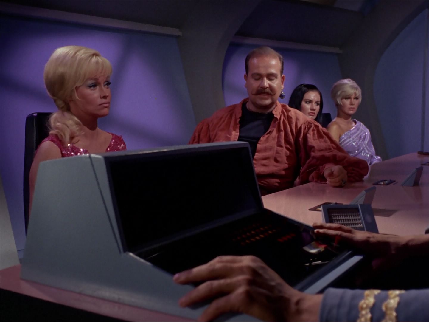 ariane179254_StarTrek_1x06_MuddsWomen_1096.jpg