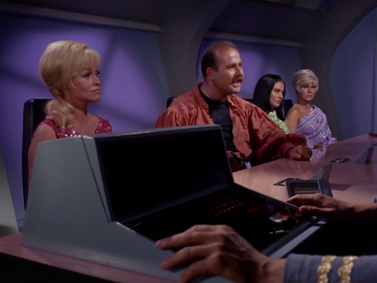 ariane179254_StarTrek_1x06_MuddsWomen_1145.jpg