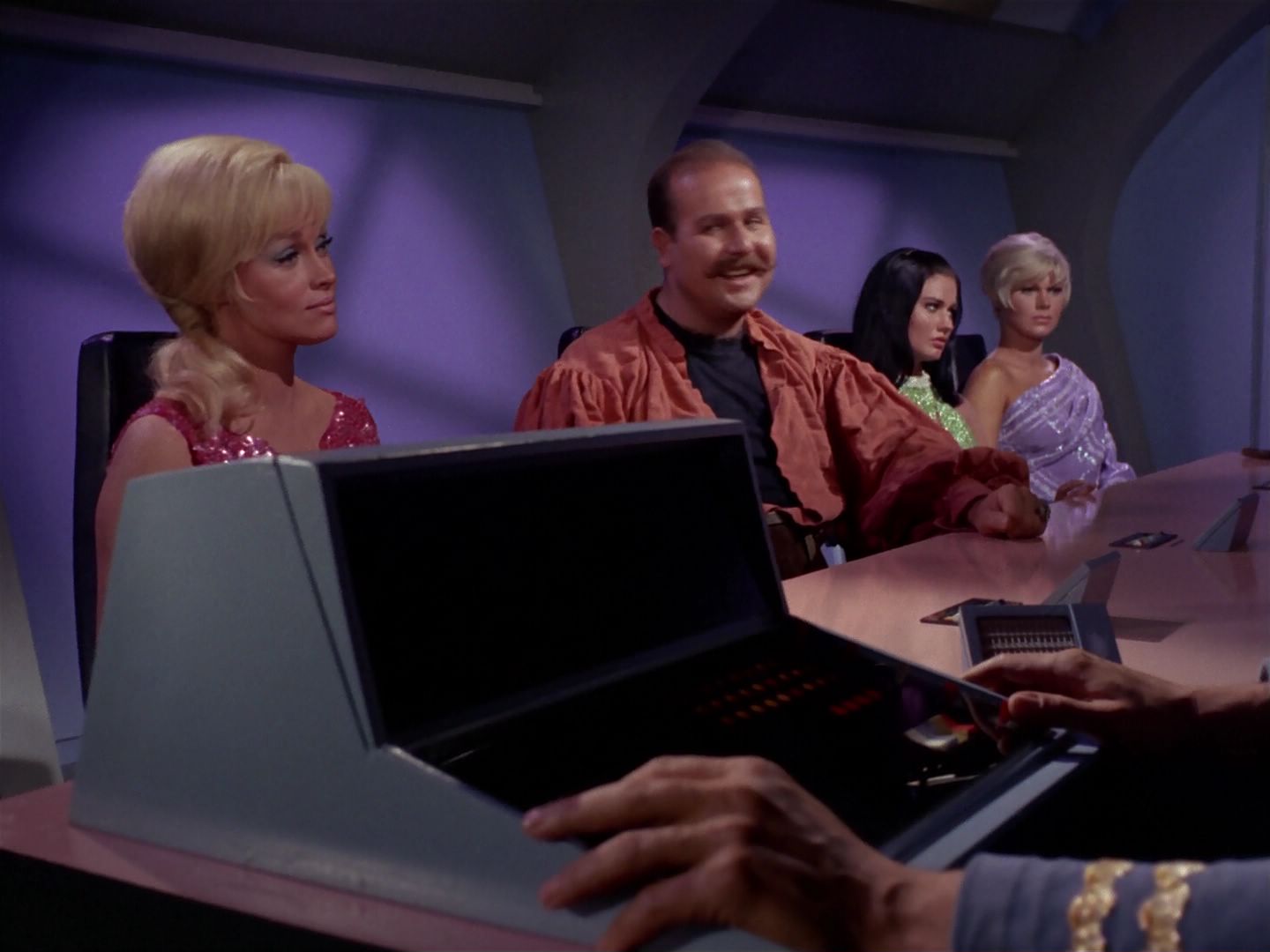 ariane179254_StarTrek_1x06_MuddsWomen_1146.jpg