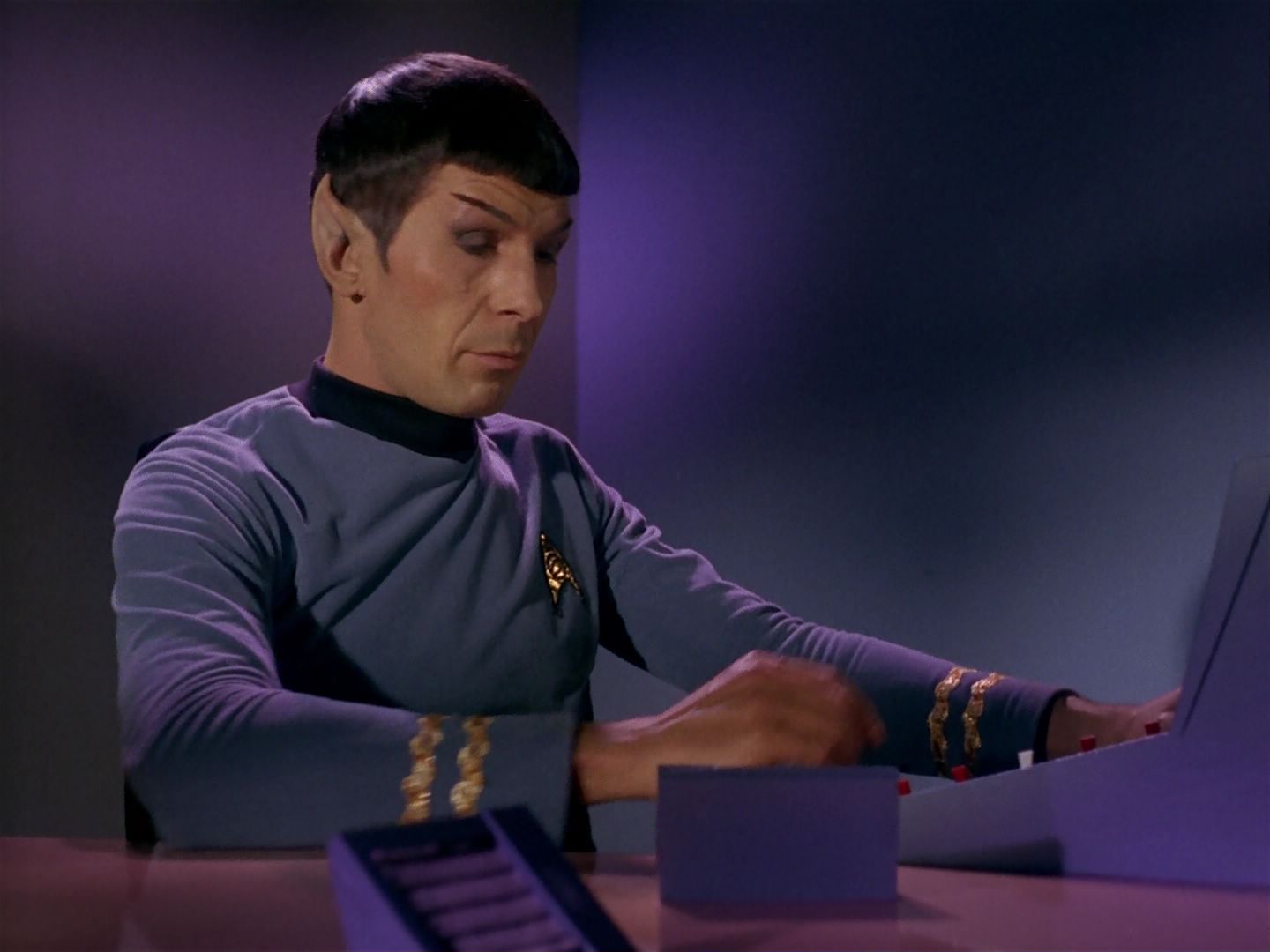 ariane179254_StarTrek_1x06_MuddsWomen_1200.jpg