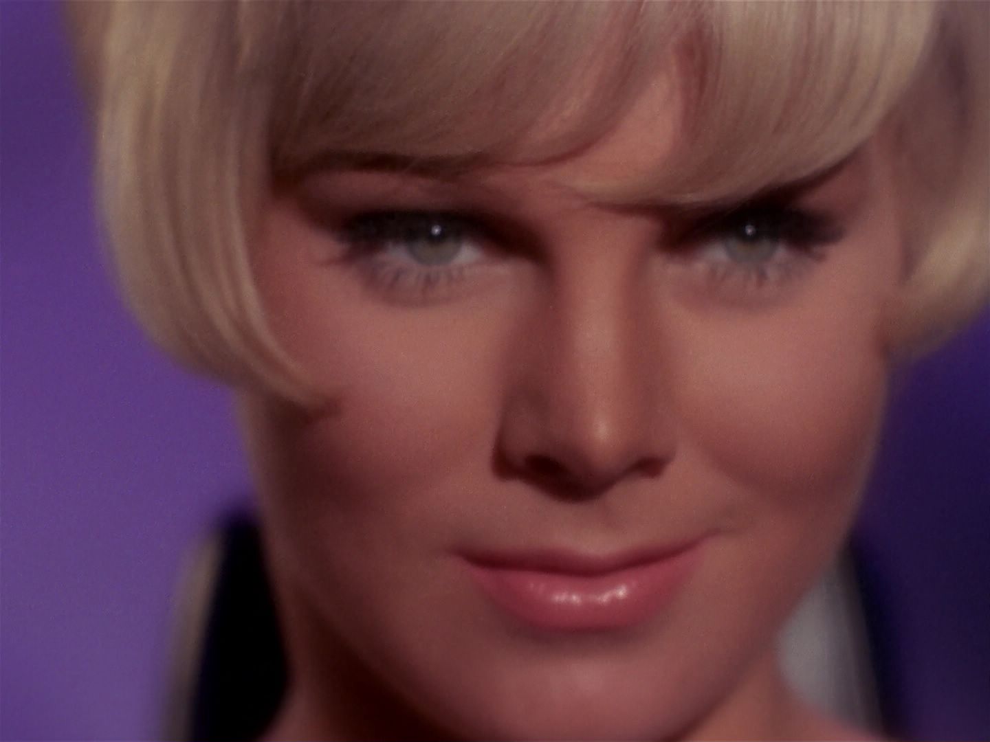 ariane179254_StarTrek_1x06_MuddsWomen_1255.jpg