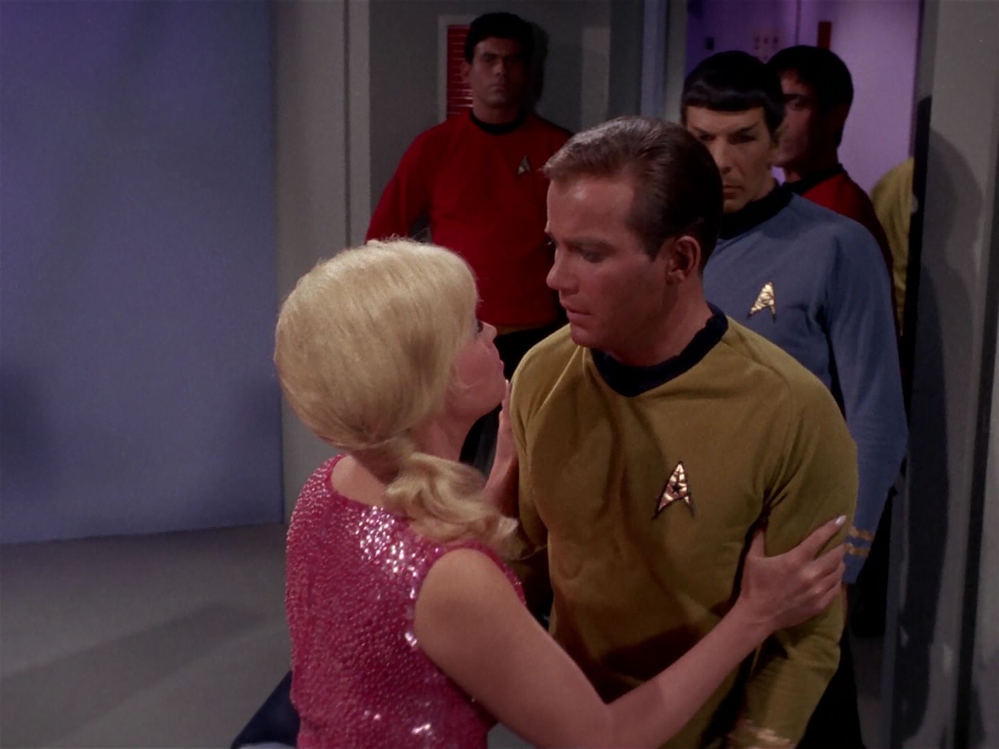 ariane179254_StarTrek_1x06_MuddsWomen_1338.jpg
