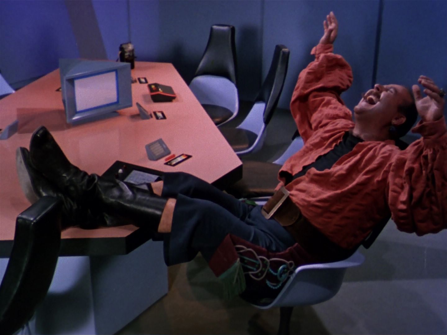 ariane179254_StarTrek_1x06_MuddsWomen_1434.jpg
