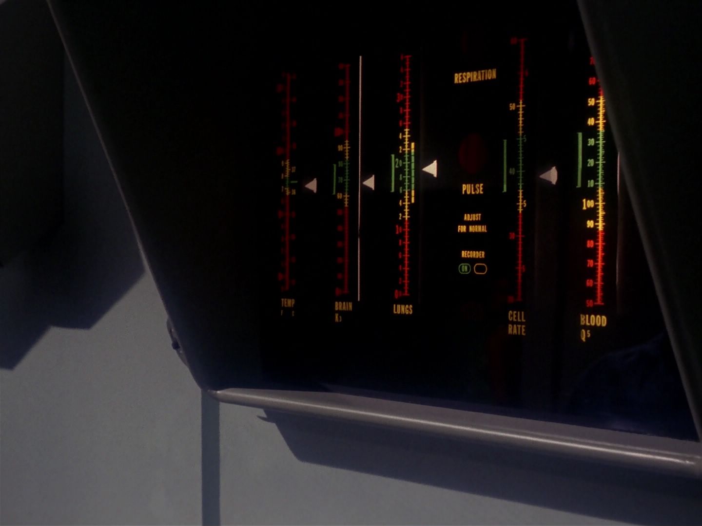 ariane179254_StarTrek_1x06_MuddsWomen_1472.jpg