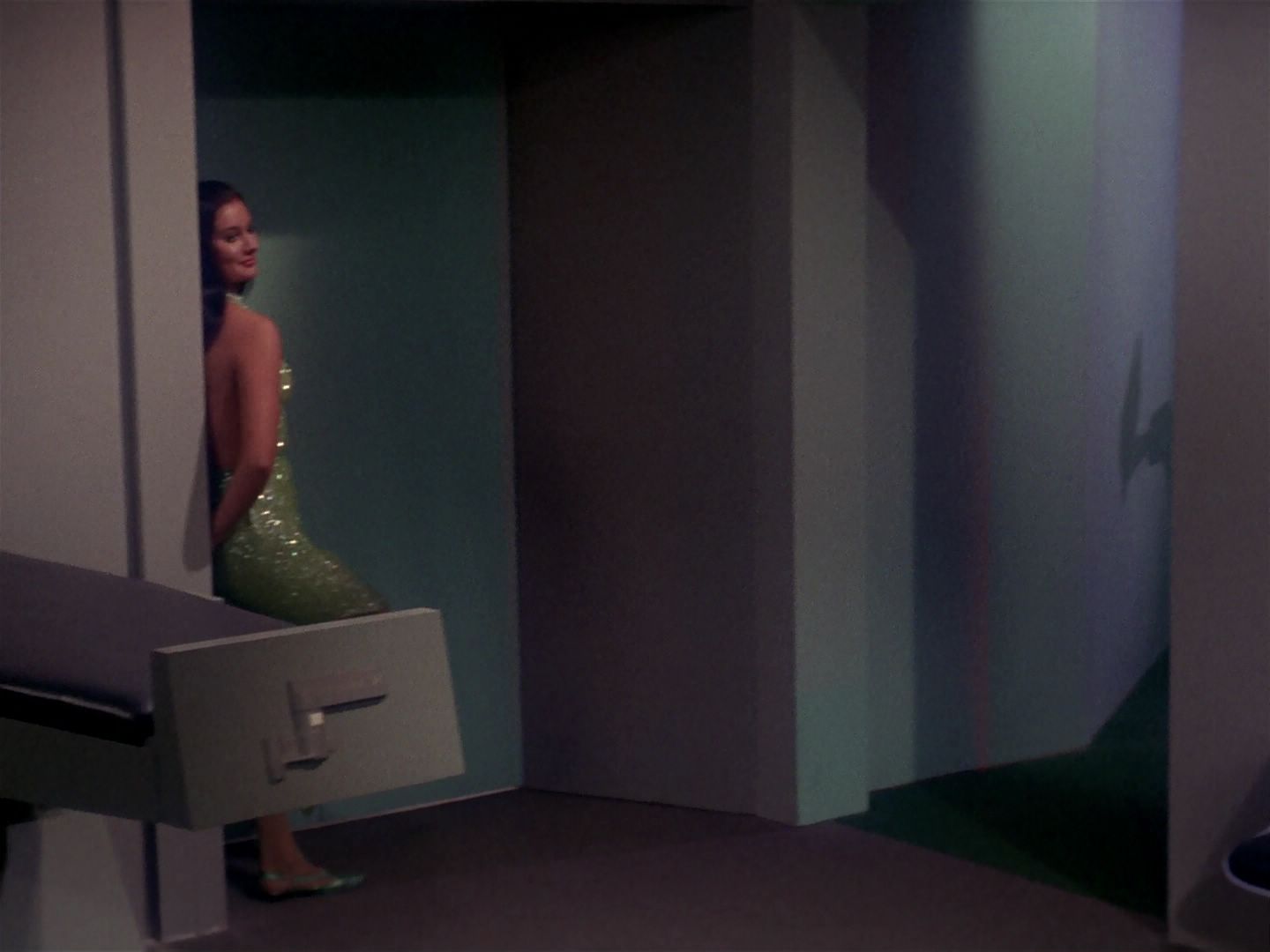 ariane179254_StarTrek_1x06_MuddsWomen_1480.jpg