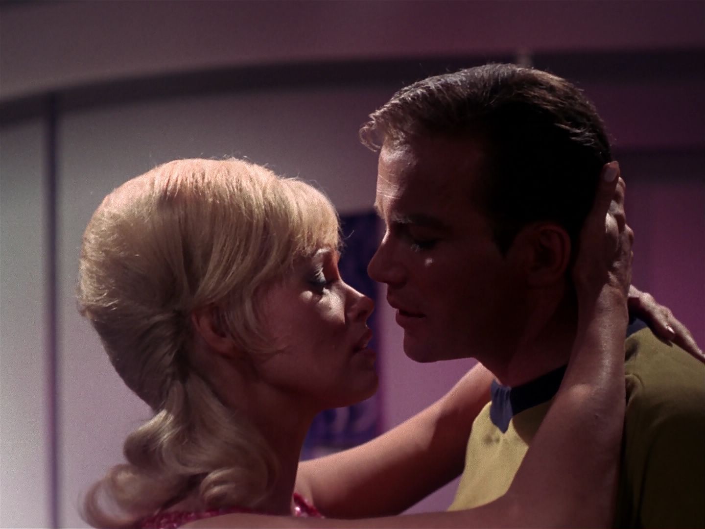 ariane179254_StarTrek_1x06_MuddsWomen_1739.jpg