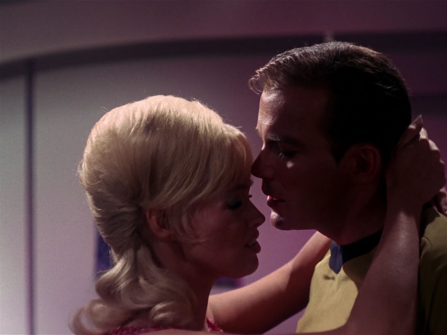 ariane179254_StarTrek_1x06_MuddsWomen_1741.jpg