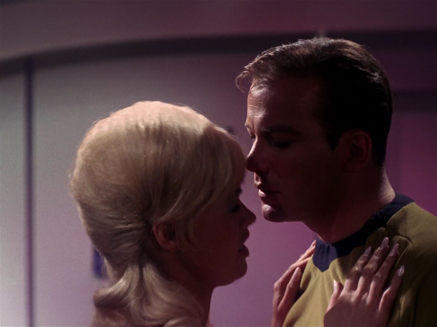 ariane179254_StarTrek_1x06_MuddsWomen_1742.jpg
