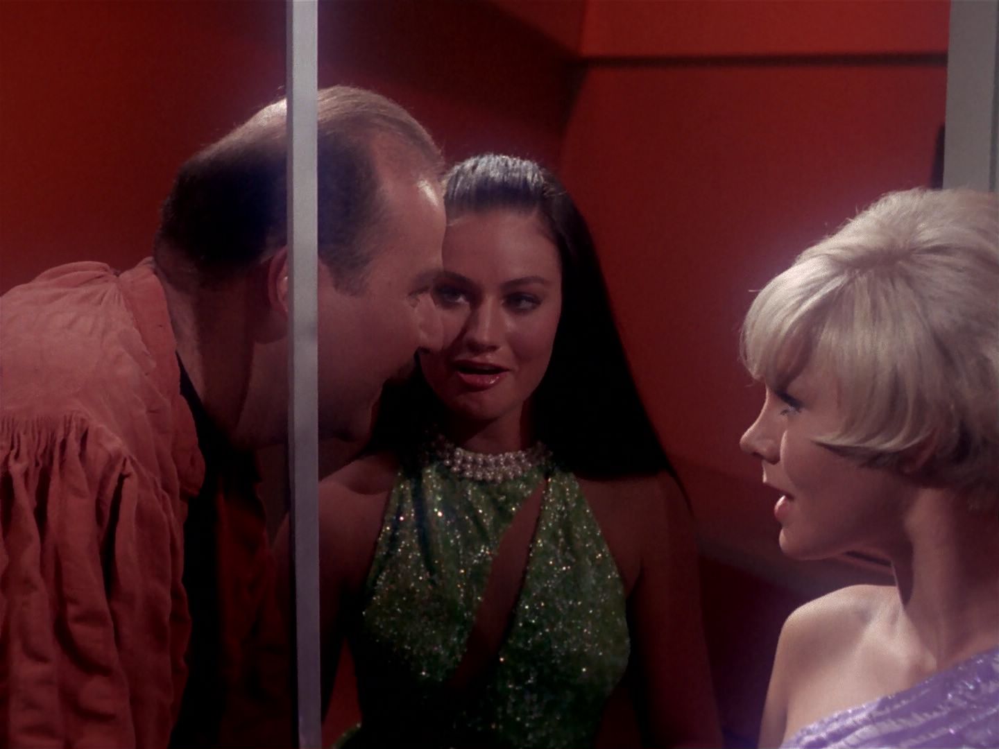 ariane179254_StarTrek_1x06_MuddsWomen_1826.jpg