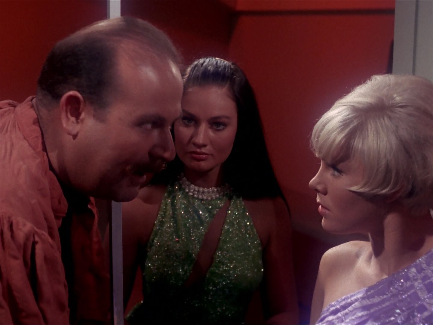 ariane179254_StarTrek_1x06_MuddsWomen_1842.jpg