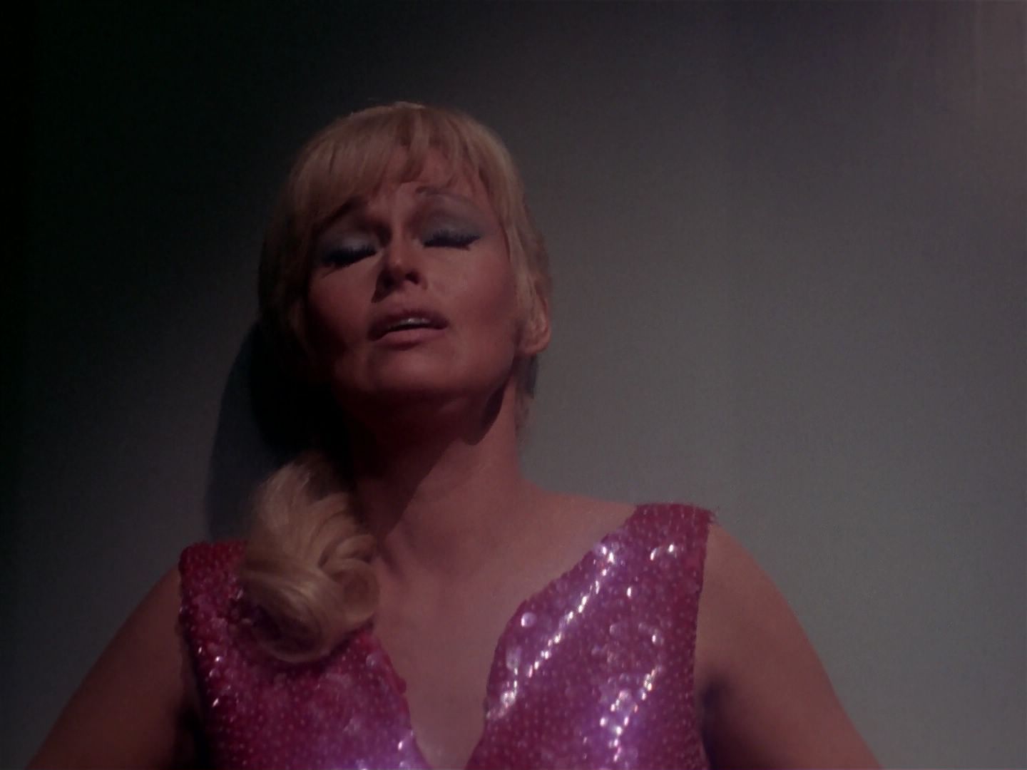ariane179254_StarTrek_1x06_MuddsWomen_1852.jpg