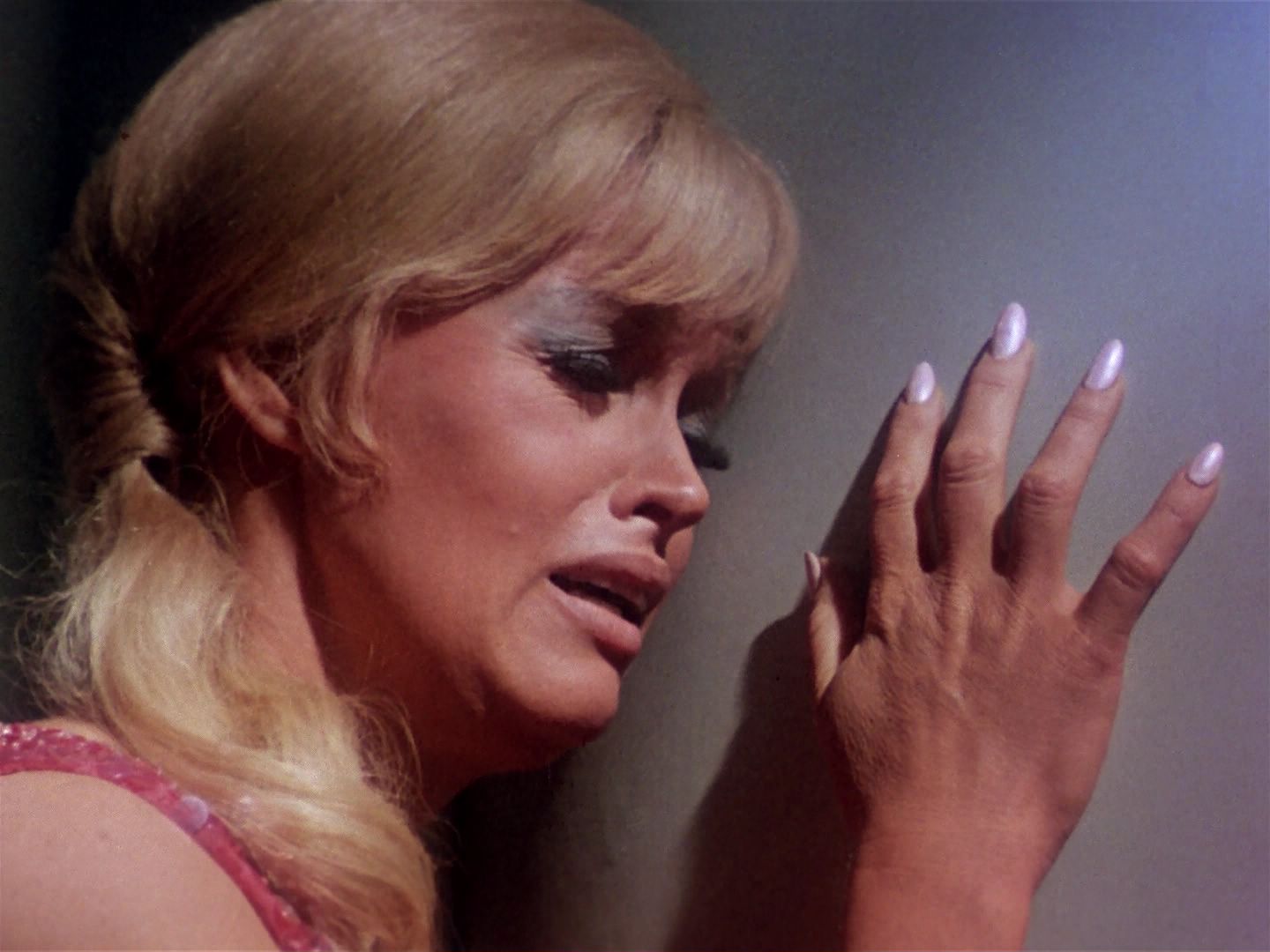 ariane179254_StarTrek_1x06_MuddsWomen_1887.jpg
