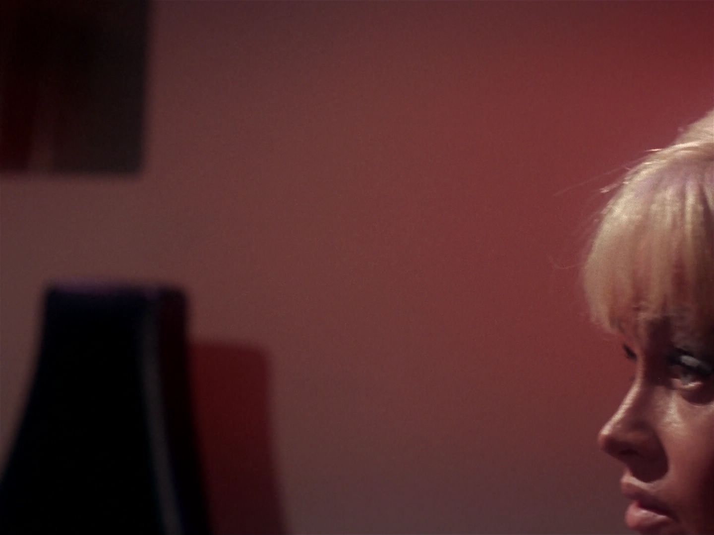 ariane179254_StarTrek_1x06_MuddsWomen_2031.jpg
