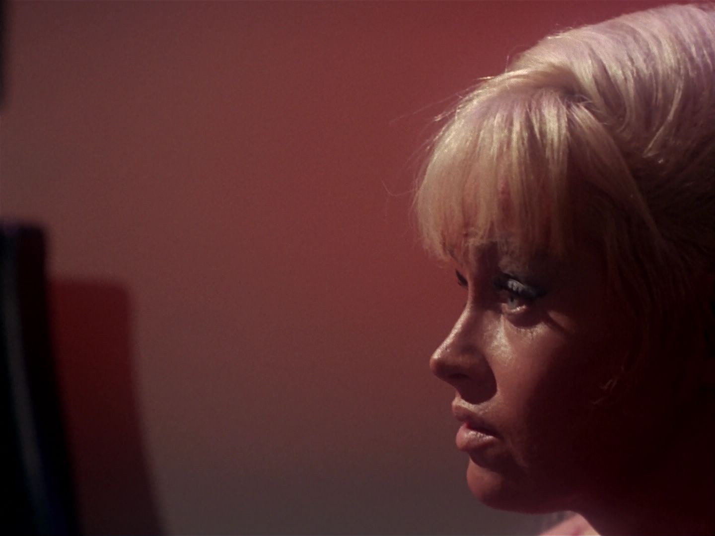 ariane179254_StarTrek_1x06_MuddsWomen_2032.jpg