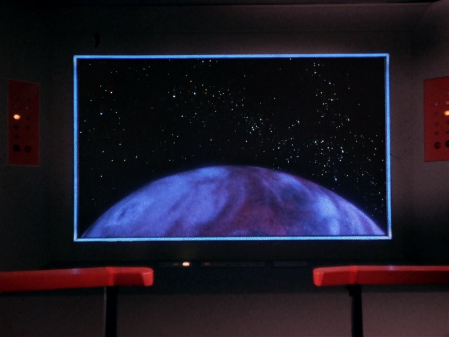 ariane179254_StarTrek_1x06_MuddsWomen_2040.jpg