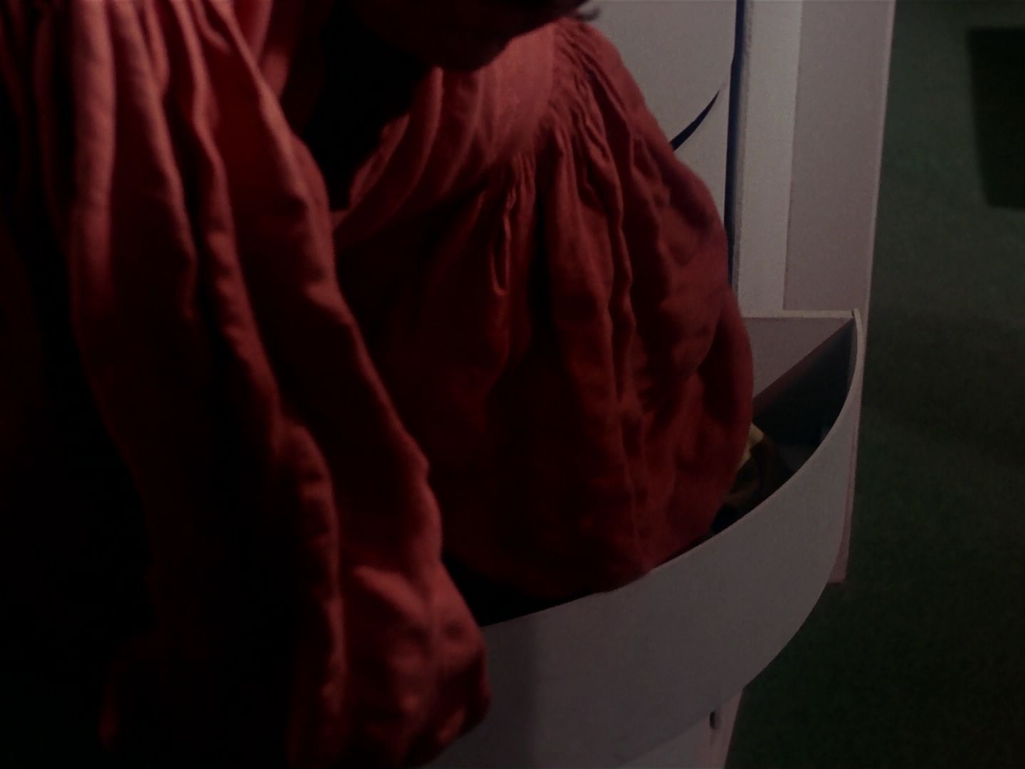 ariane179254_StarTrek_1x06_MuddsWomen_2073.jpg