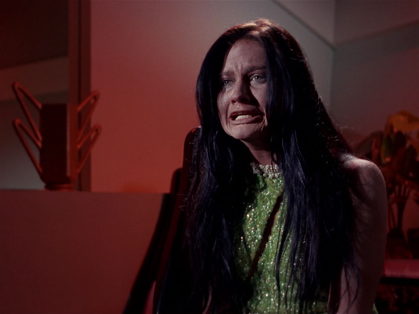 ariane179254_StarTrek_1x06_MuddsWomen_2075.jpg