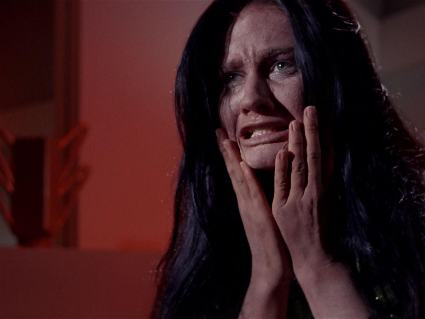 ariane179254_StarTrek_1x06_MuddsWomen_2079.jpg
