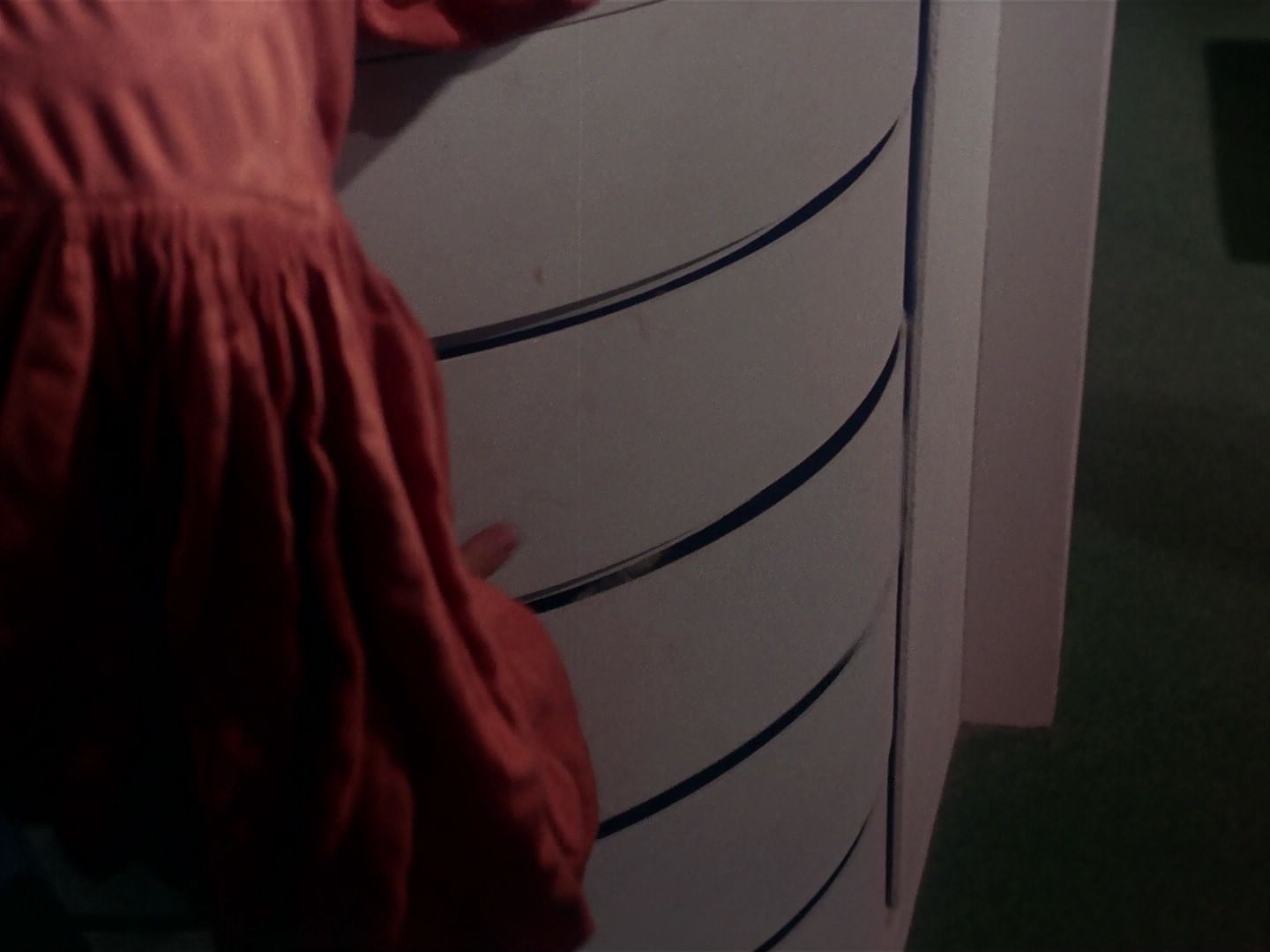 ariane179254_StarTrek_1x06_MuddsWomen_2083.jpg