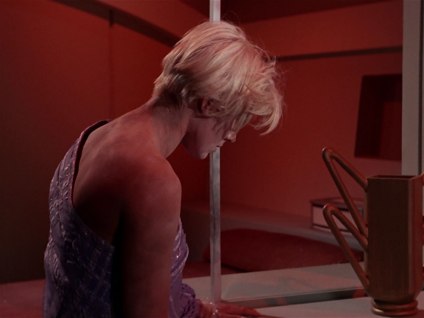ariane179254_StarTrek_1x06_MuddsWomen_2085.jpg