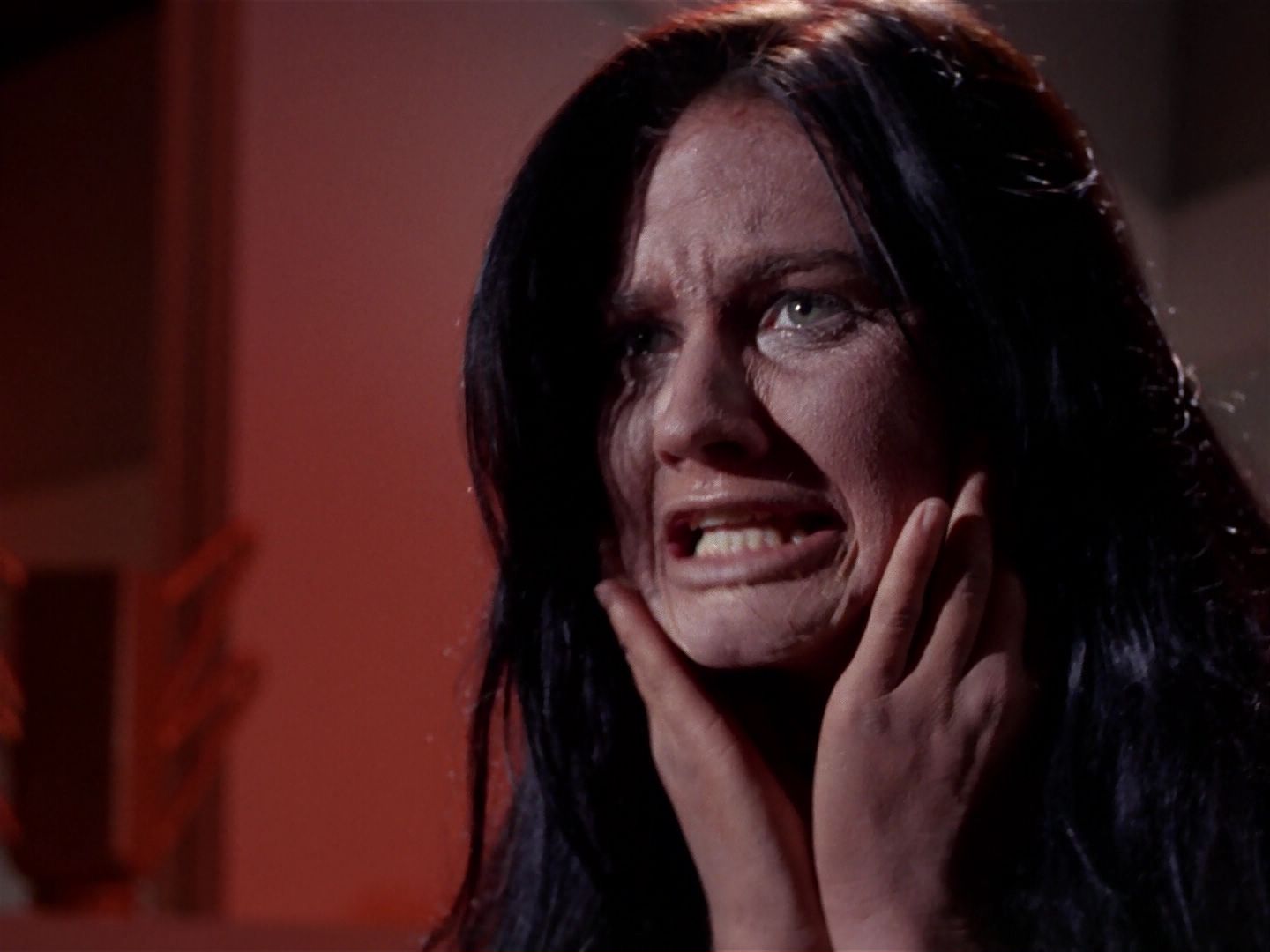 ariane179254_StarTrek_1x06_MuddsWomen_2095.jpg