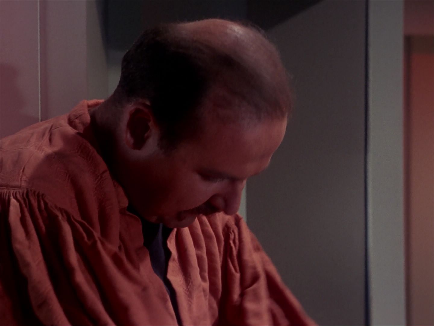 ariane179254_StarTrek_1x06_MuddsWomen_2124.jpg