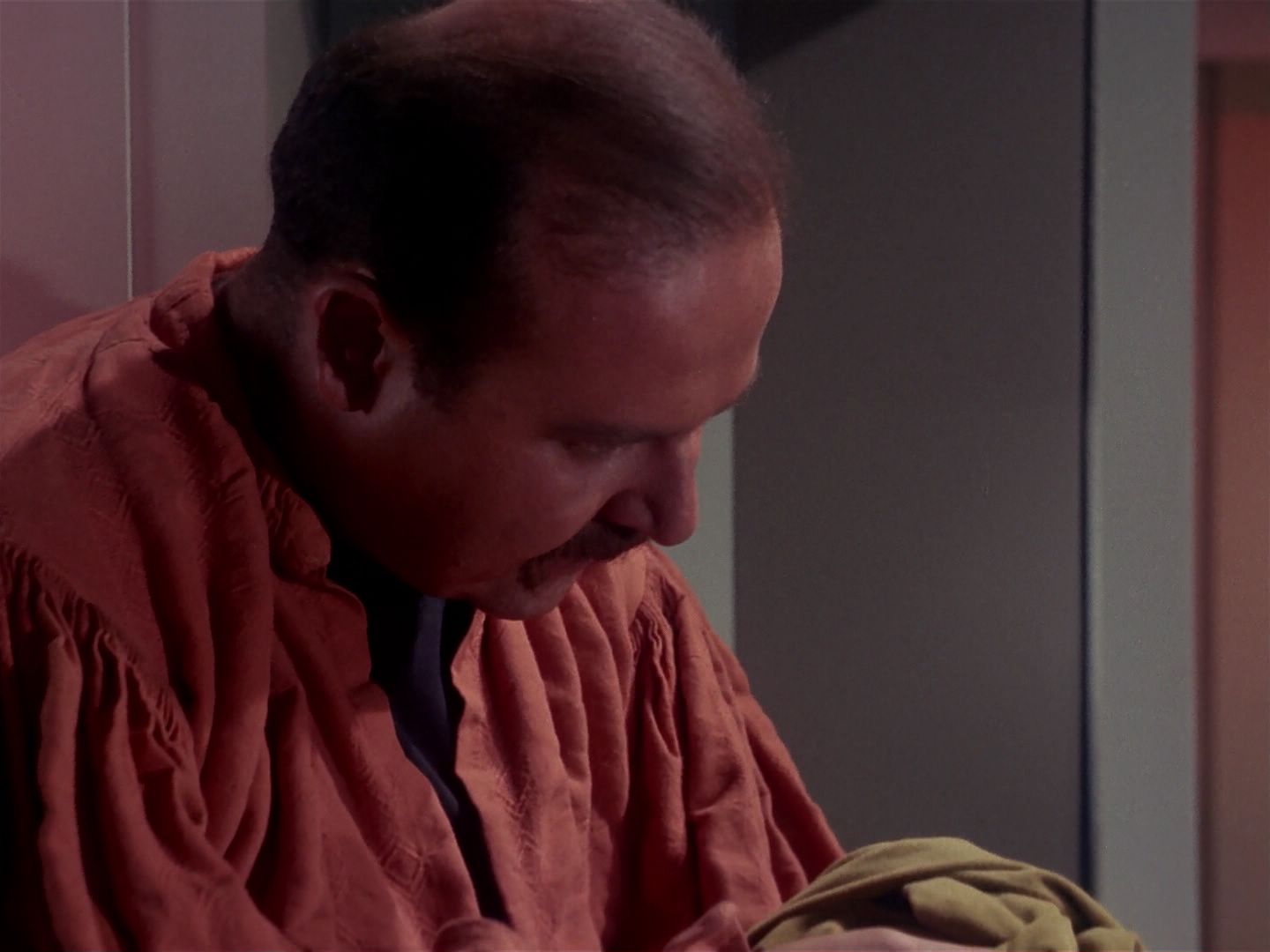 ariane179254_StarTrek_1x06_MuddsWomen_2125.jpg